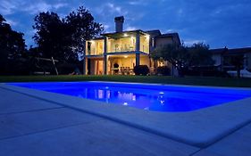 Apartments Villa Sotlar With Pool