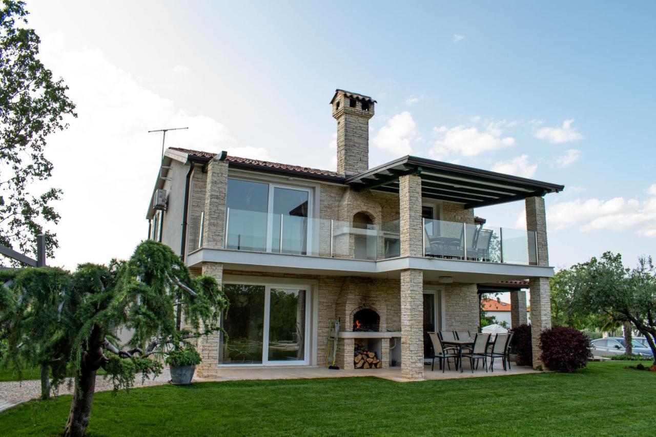Apartments Villa Sotlar With Pool Umag Exterior foto