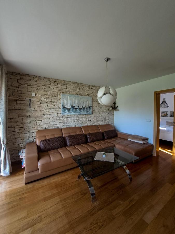 Apartments Villa Sotlar With Pool Umag Exterior foto
